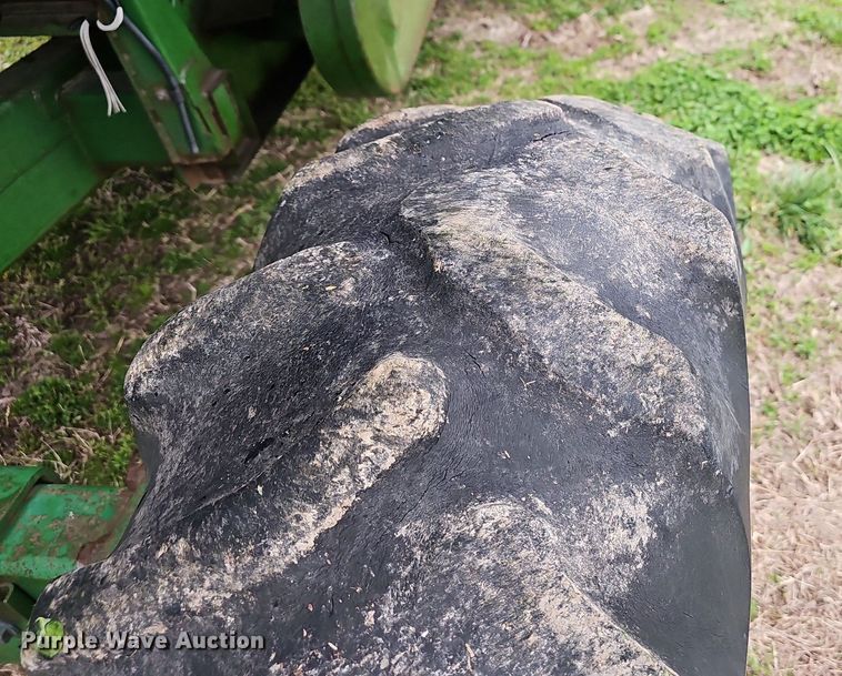 image for item EJ6222 1990 John Deere 9500 combine