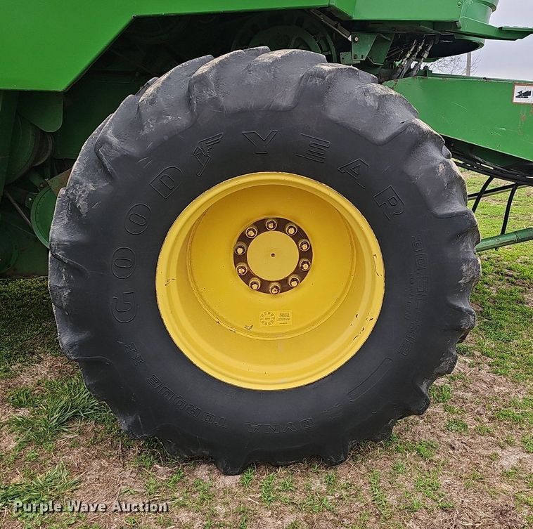image for item EJ6222 1990 John Deere 9500 combine