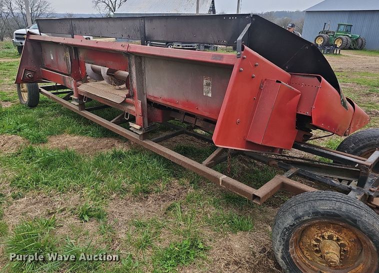 image for item EJ6223 Case 1063-155 corn head