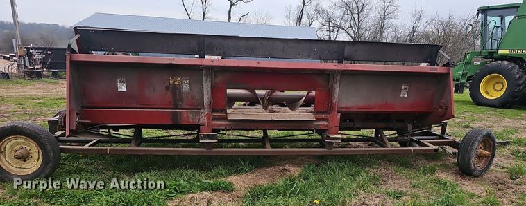 image for item EJ6223 Case 1063-155 corn head