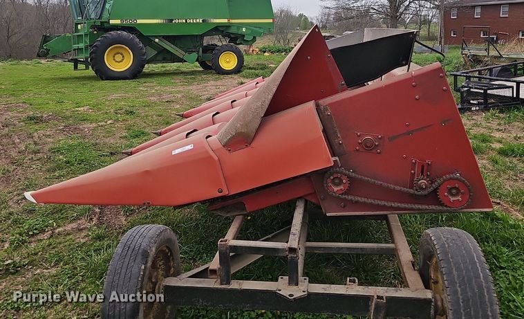 image for item EJ6223 Case 1063-155 corn head