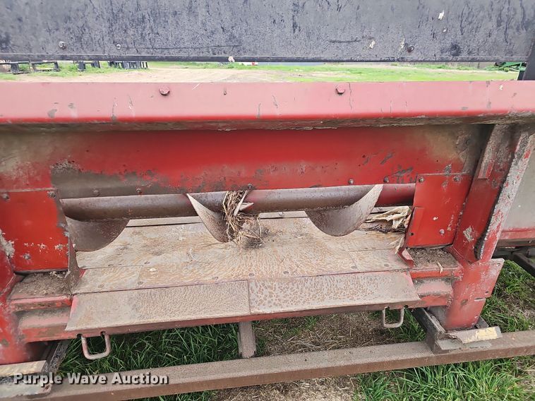 image for item EJ6223 Case 1063-155 corn head