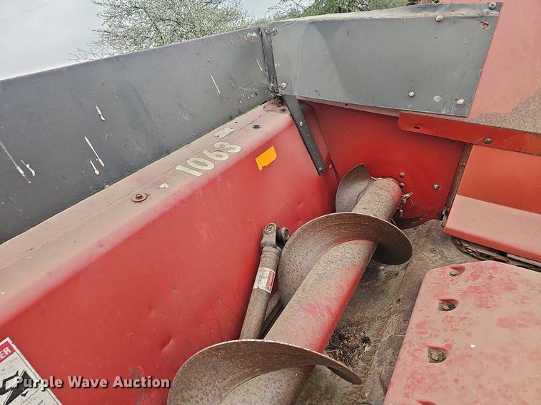 image for item EJ6223 Case 1063-155 corn head