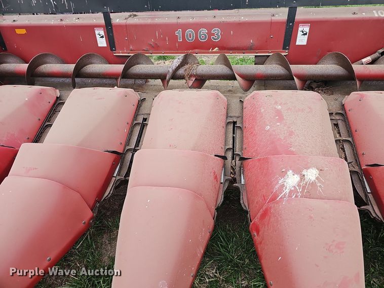 image for item EJ6223 Case 1063-155 corn head