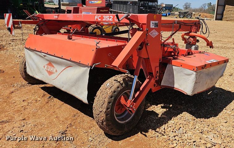 image for item EJ6269 Kuhn FC352G disc mower