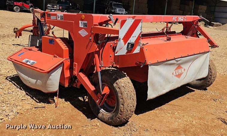 image for item EJ6269 Kuhn FC352G disc mower