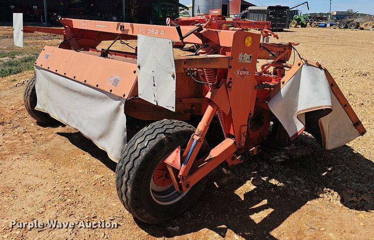 image for item EJ6270 Kuhn FC352G disc mower