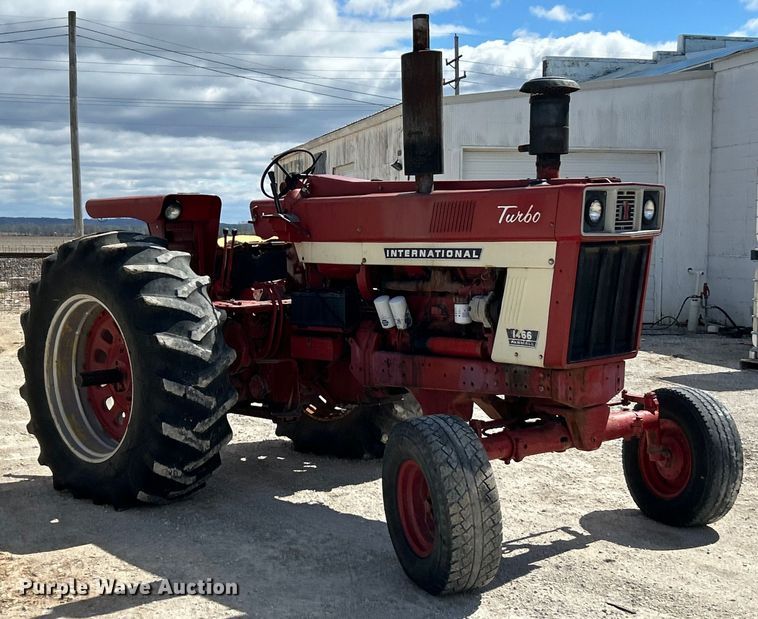 image for item EK4458 1974 International Farmall 1466  tractor