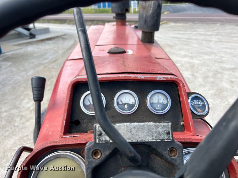 image for item EK4458 1974 International Farmall 1466  tractor