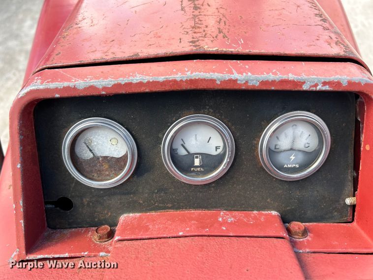 image for item EK4458 1974 International Farmall 1466  tractor