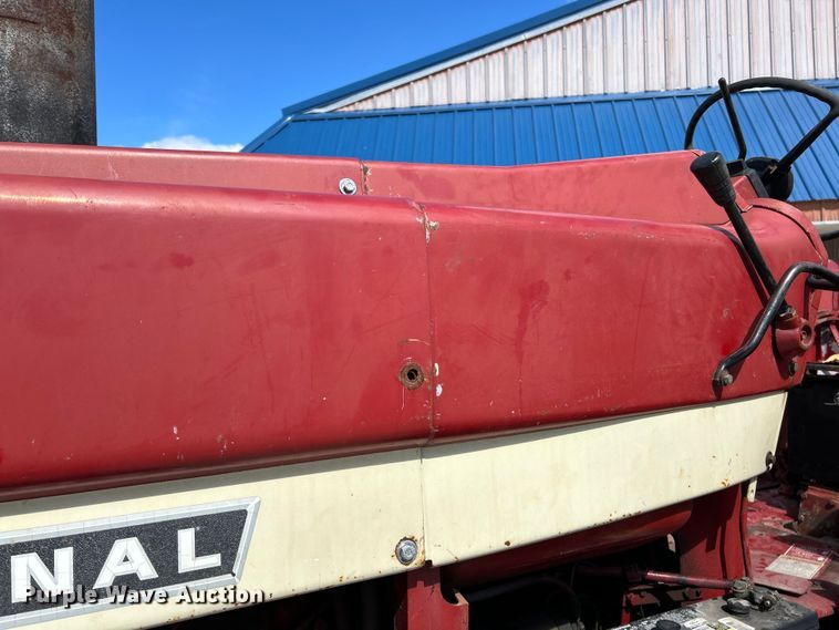 image for item EK4458 1974 International Farmall 1466  tractor