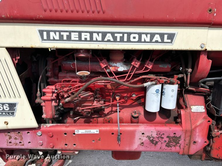 image for item EK4458 1974 International Farmall 1466  tractor