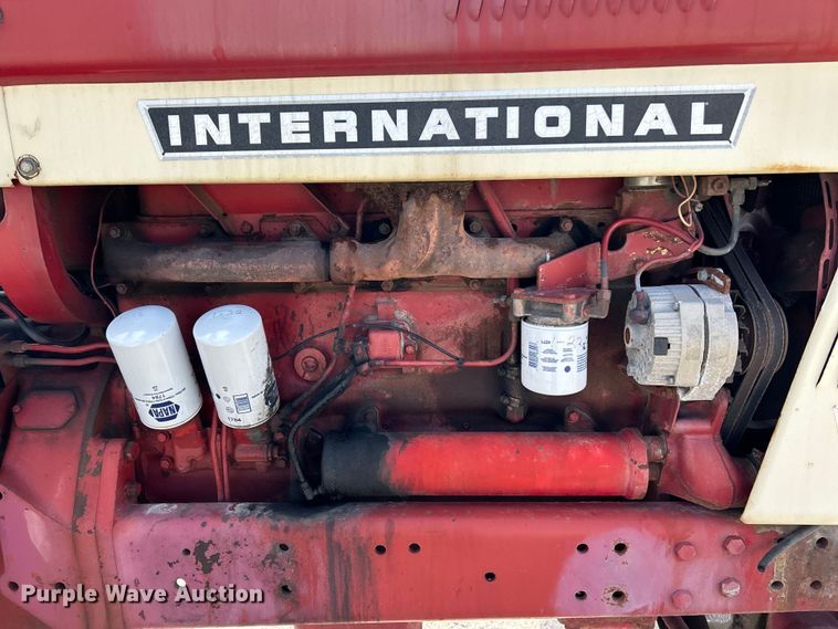 image for item EK4458 1974 International Farmall 1466  tractor