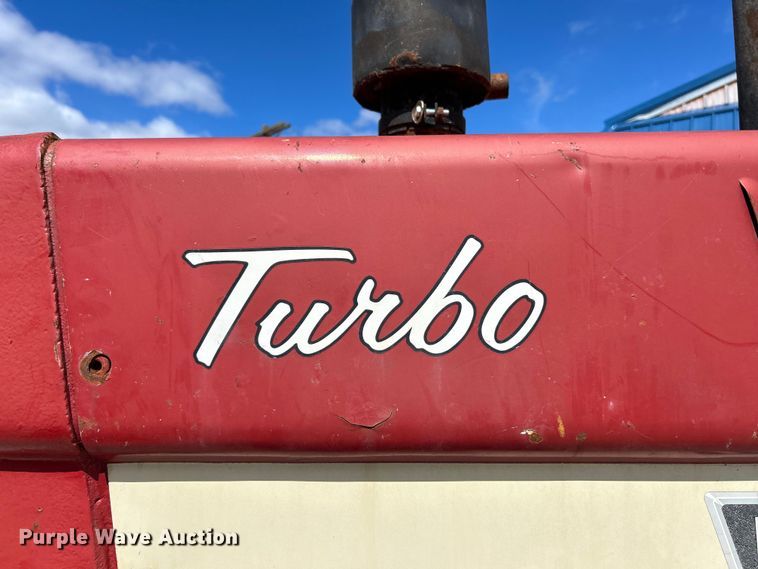 image for item EK4458 1974 International Farmall 1466  tractor