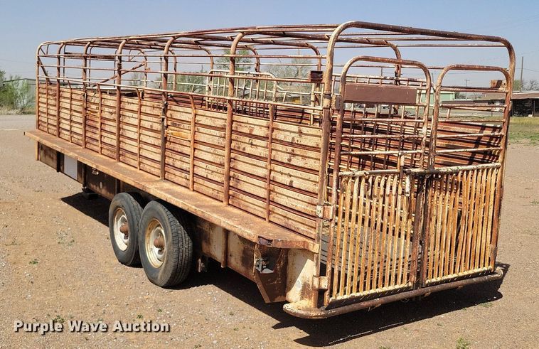 image for item KD9261 1983 Gooseneck  24X6 livestock trailer