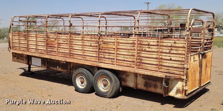 image for item KD9261 1983 Gooseneck  24X6 livestock trailer