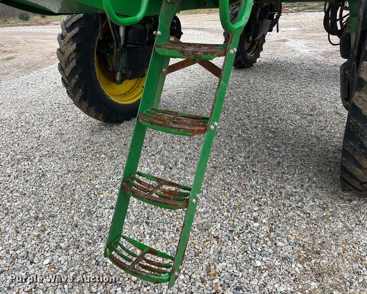 image for item LD9366 2018 John Deere R4038 spreader