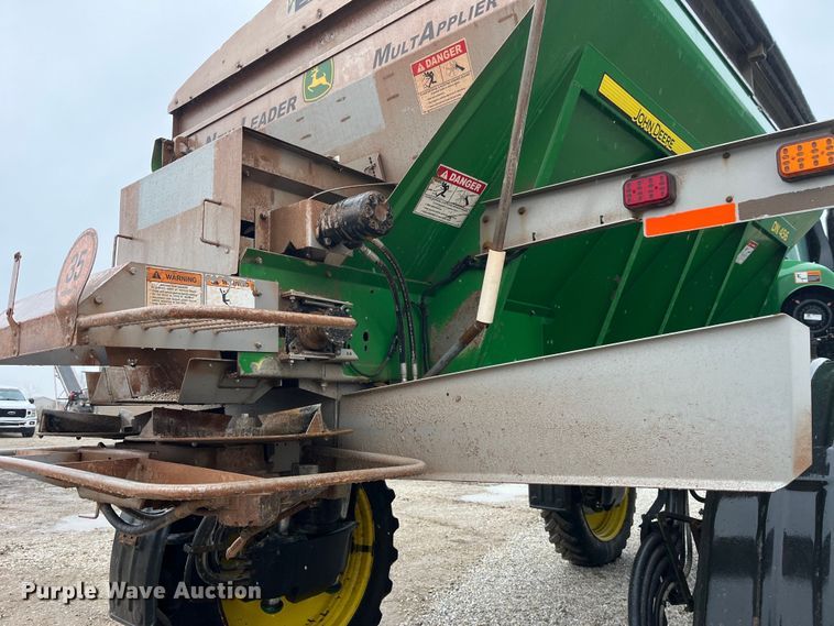 2018 John Deere R4038 spreader in Macon, MO Item LD9366 for sale