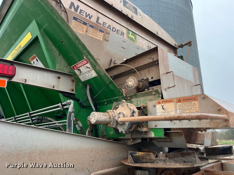 image for item LD9366 2018 John Deere R4038 spreader