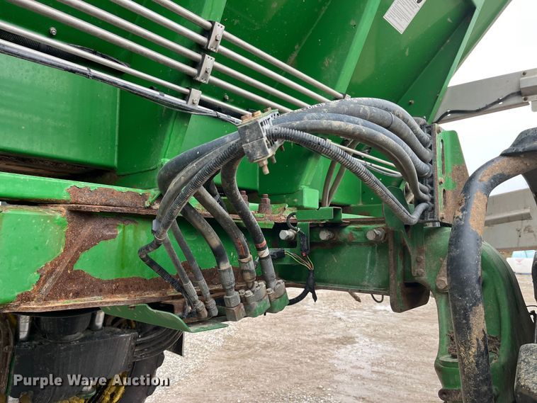 image for item LD9366 2018 John Deere R4038 spreader