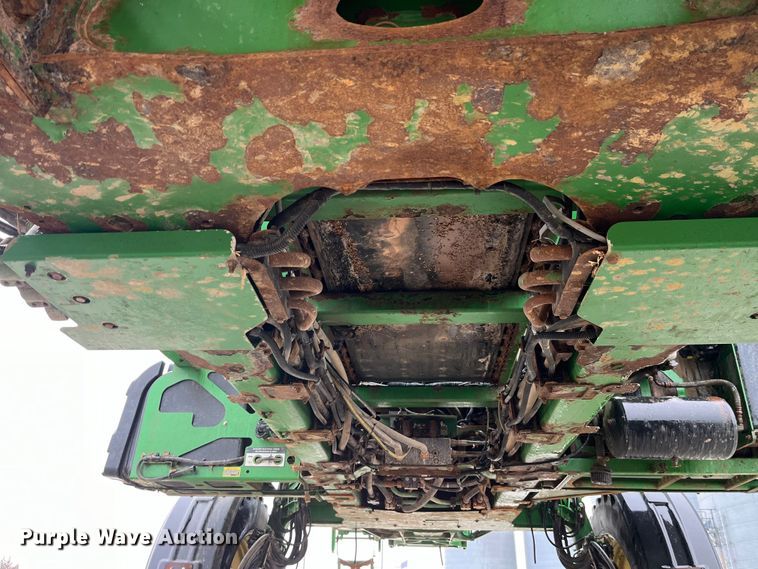 image for item LD9366 2018 John Deere R4038 spreader