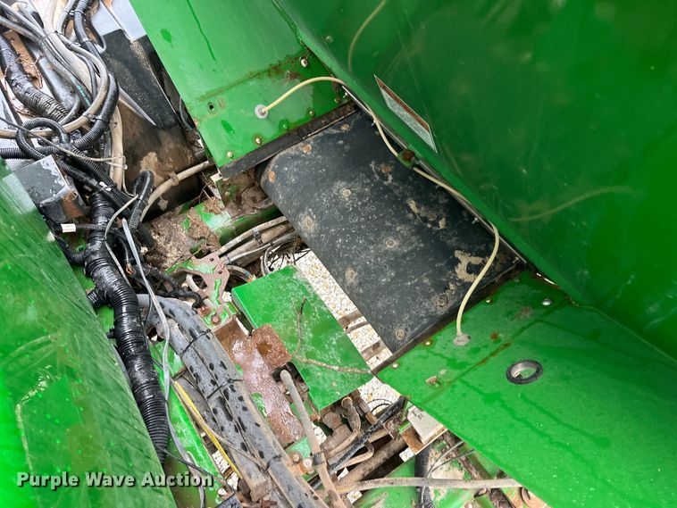 image for item LD9366 2018 John Deere R4038 spreader