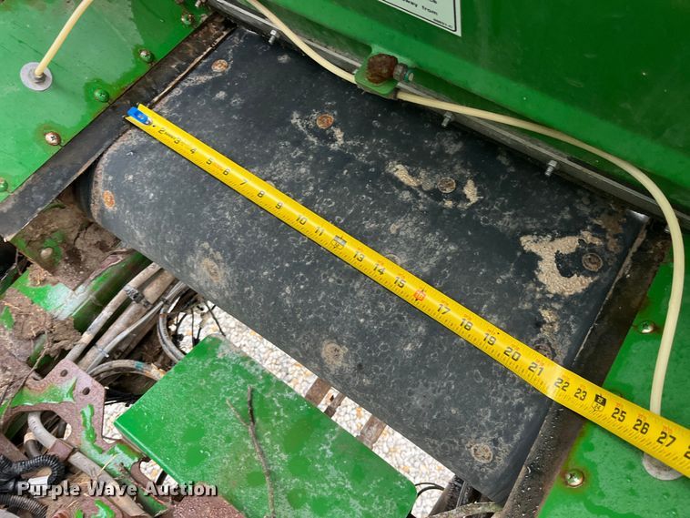 image for item LD9366 2018 John Deere R4038 spreader