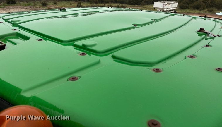 image for item LD9366 2018 John Deere R4038 spreader