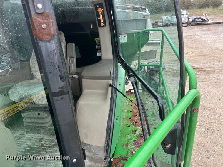 image for item LD9366 2018 John Deere R4038 spreader