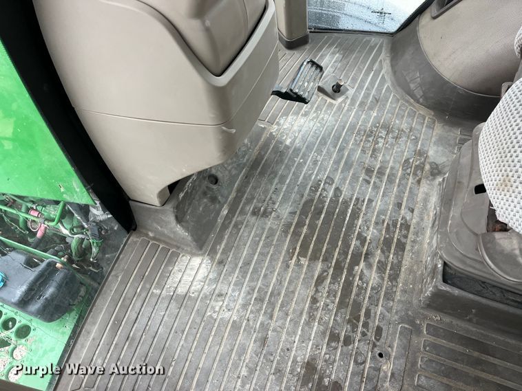 image for item LD9366 2018 John Deere R4038 spreader