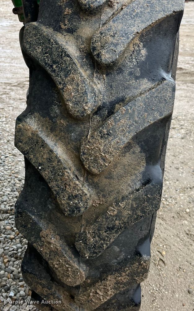 image for item LD9366 2018 John Deere R4038 spreader