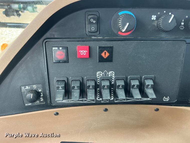 image for item LD9367 2012 John Deere 4730 sprayer