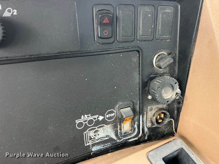 image for item LD9367 2012 John Deere 4730 sprayer