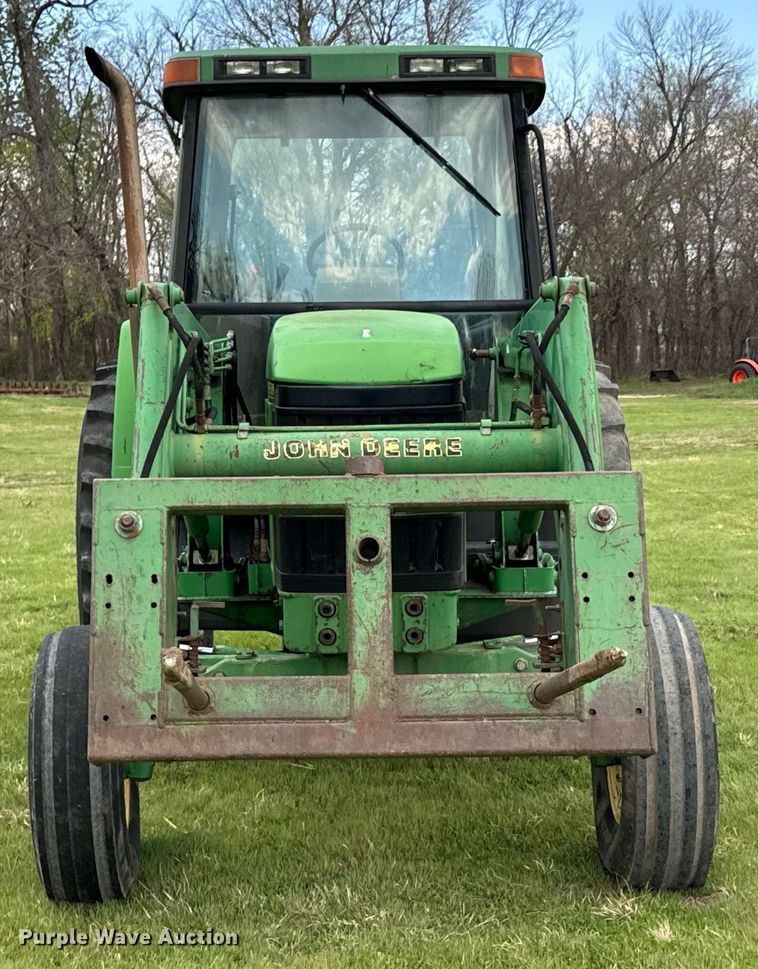 image for item ND9092 1996 John Deere 7200 tractor