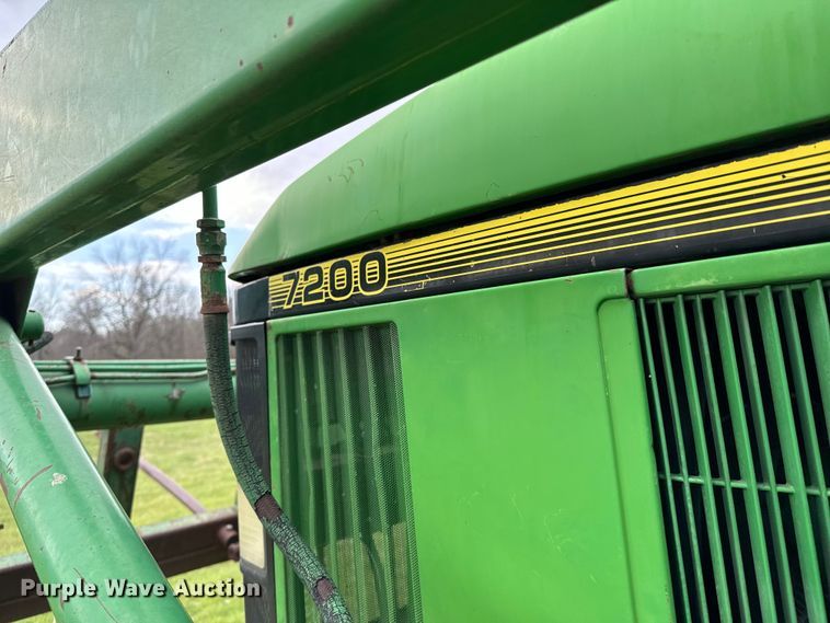 image for item ND9092 1996 John Deere 7200 tractor
