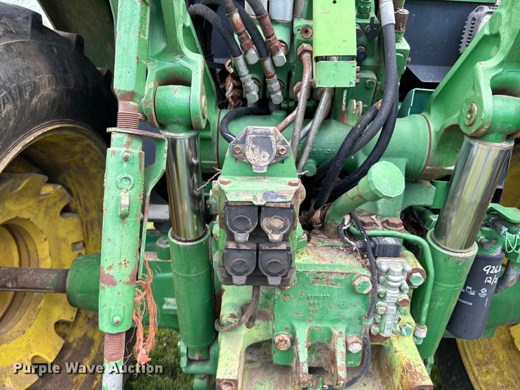 image for item ND9092 1996 John Deere 7200 tractor