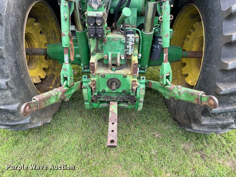 image for item ND9092 1996 John Deere 7200 tractor
