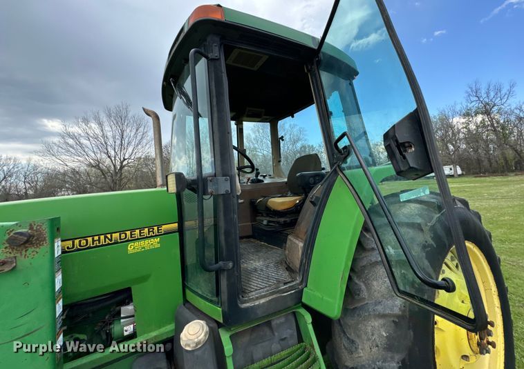 image for item ND9092 1996 John Deere 7200 tractor