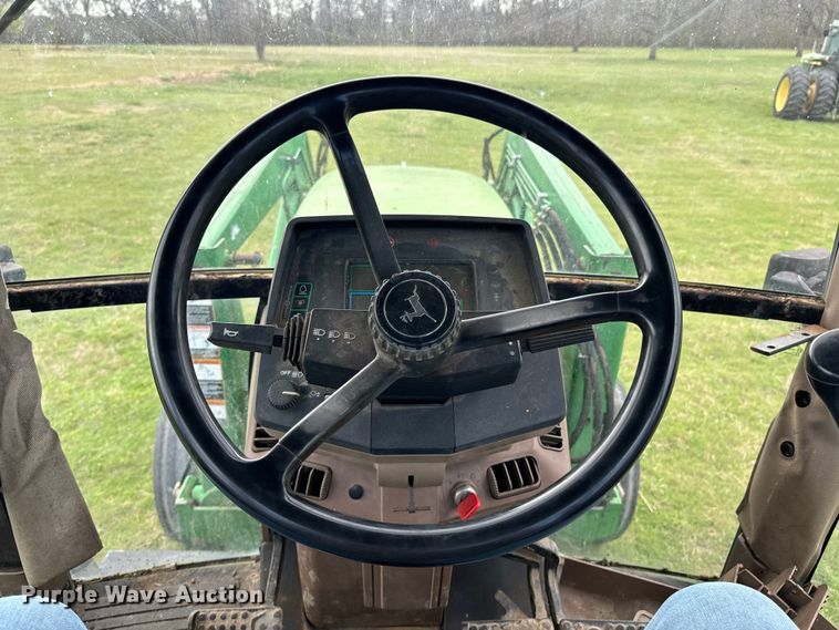 image for item ND9092 1996 John Deere 7200 tractor