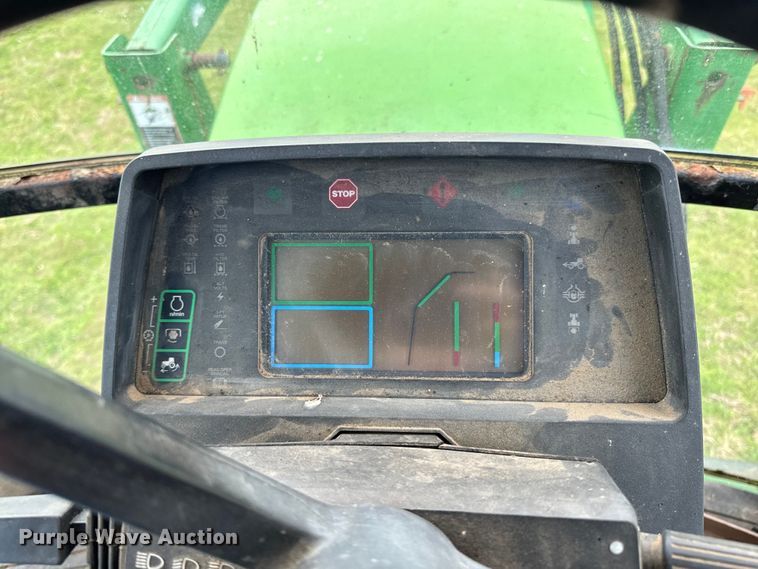 image for item ND9092 1996 John Deere 7200 tractor
