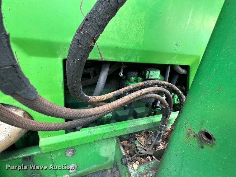 image for item ND9092 1996 John Deere 7200 tractor