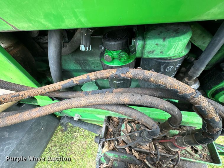 image for item ND9092 1996 John Deere 7200 tractor