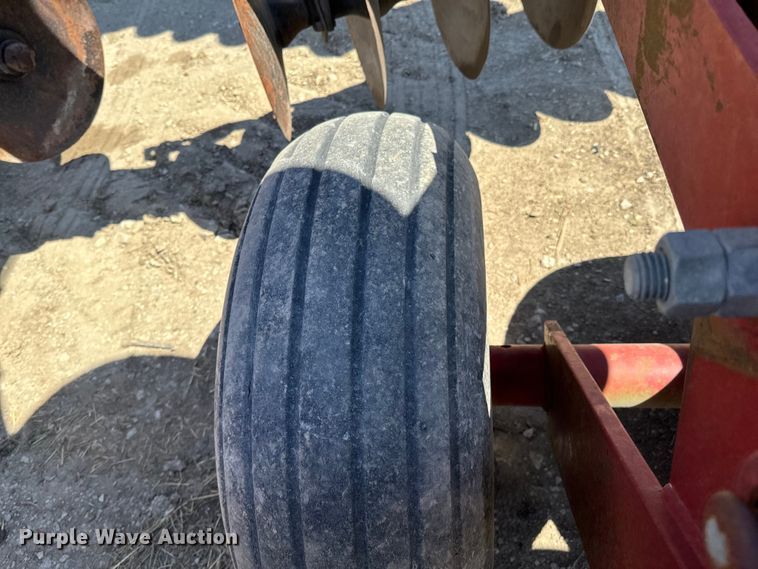 Case IH 3950 tandem disk in Saint Paul, KS Item ND9143 for sale Purple Wave
