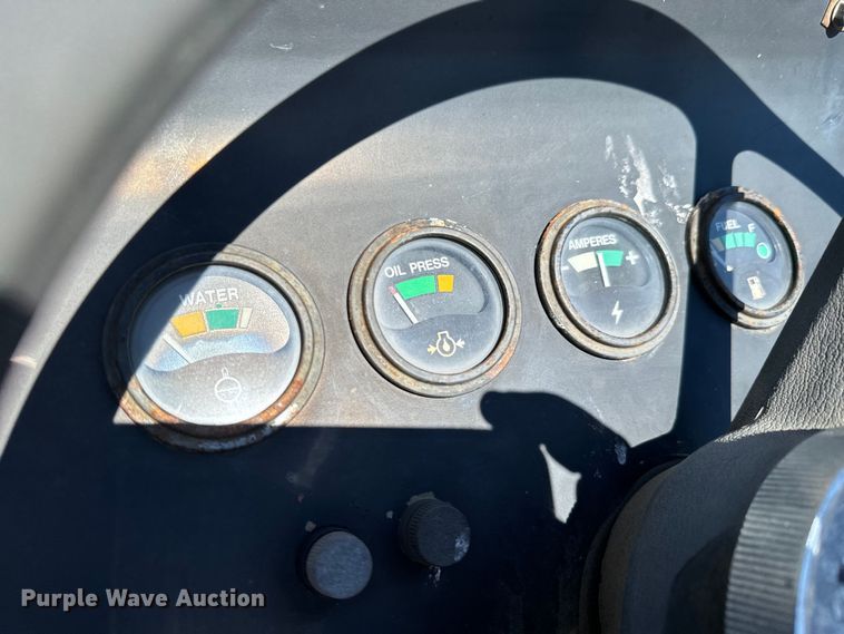 image for item ND9168 1980 Massey Ferguson 245 tractor