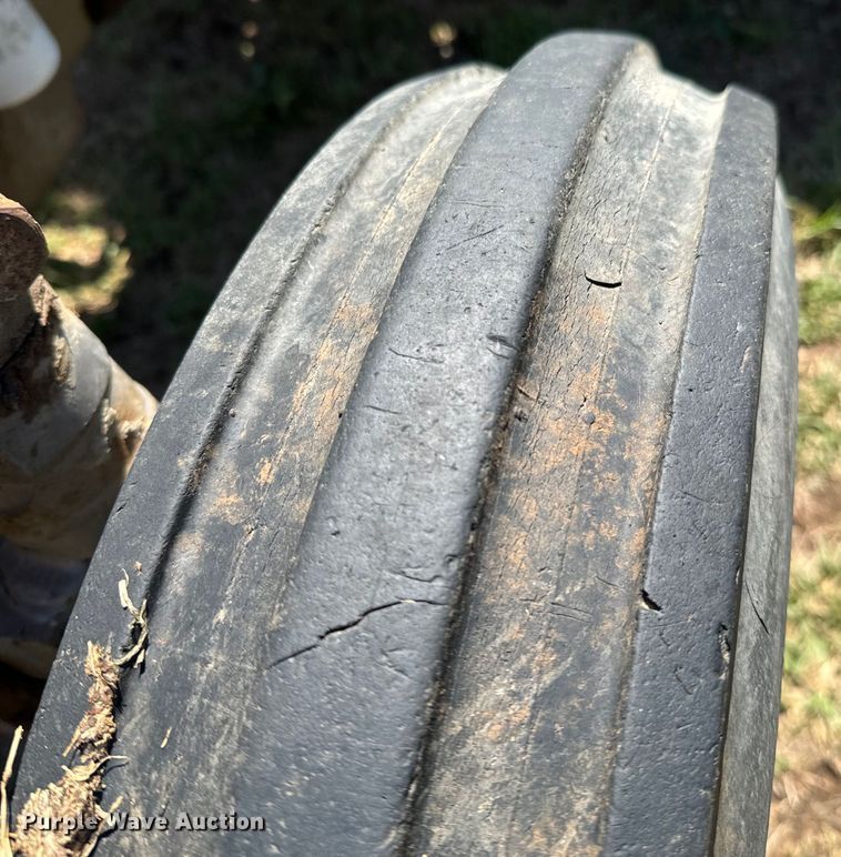 image for item ND9168 1980 Massey Ferguson 245 tractor