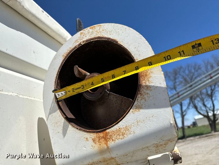 image for item ND9173 2005 Grain-Weigh  GW-200 grain cart