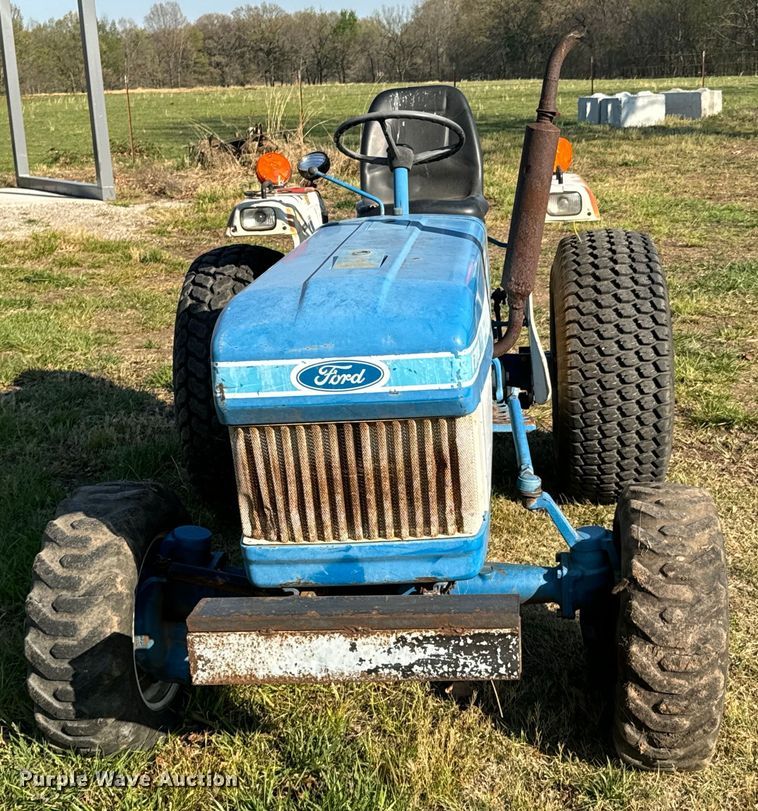 image for item ND9182 1983 Ford 1710 MFWD tractor