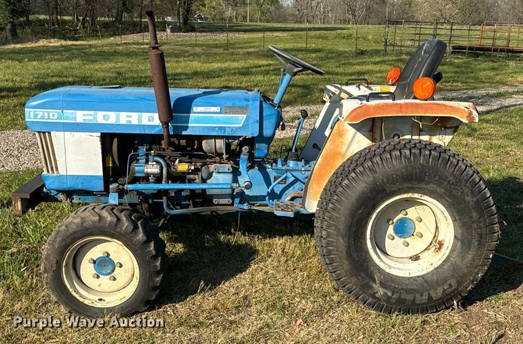 image for item ND9182 1983 Ford 1710 MFWD tractor