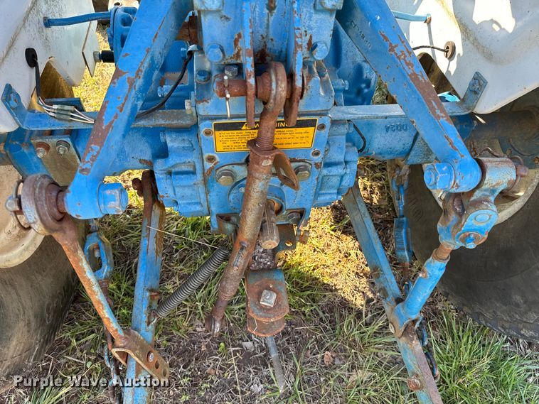 image for item ND9182 1983 Ford 1710 MFWD tractor