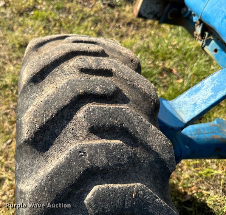 image for item ND9182 1983 Ford 1710 MFWD tractor